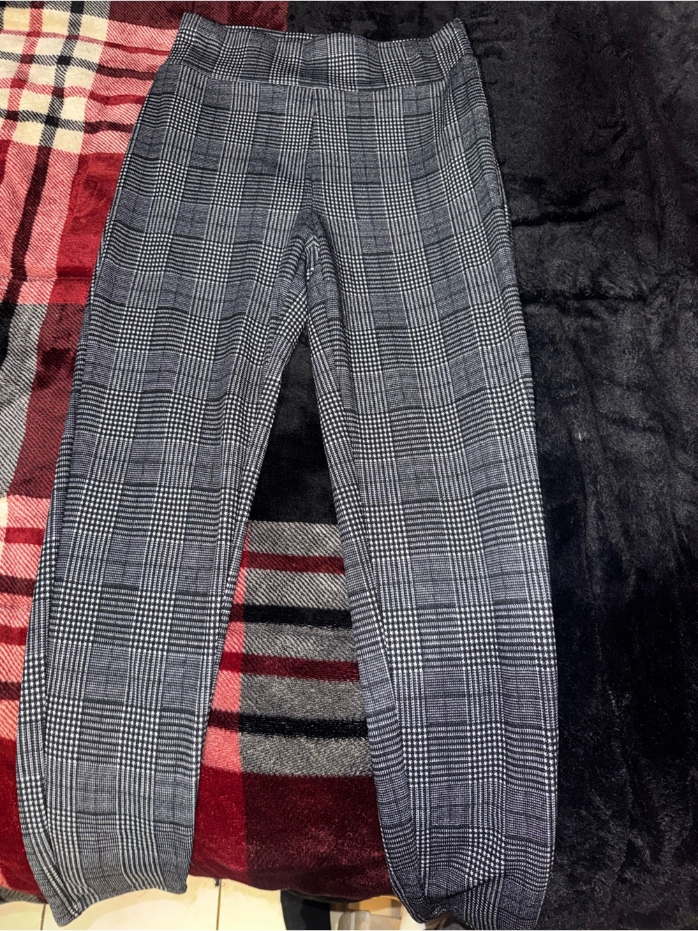 Women Black & white Plaid Stretch Pants